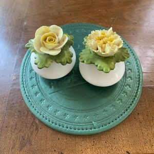 Miniature Ceramic Salt/Pepper Shakers